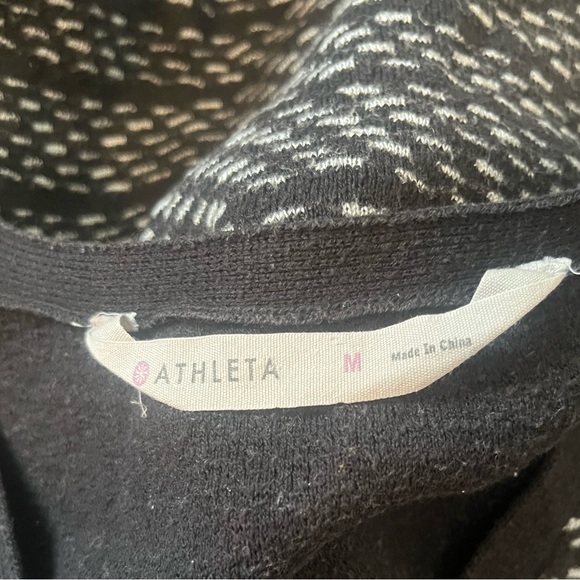 Athleta Thereafter Black and White‎ V-Neck Sleeveless Sweater Dress Size Medium - Picture 3 of 4